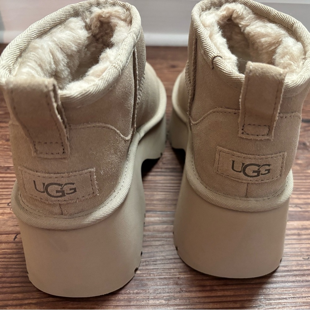 NWOT UGG Ultra Mini New Heights Boot - Picture 7 of 8